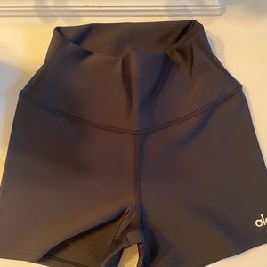 alo yoga shorts